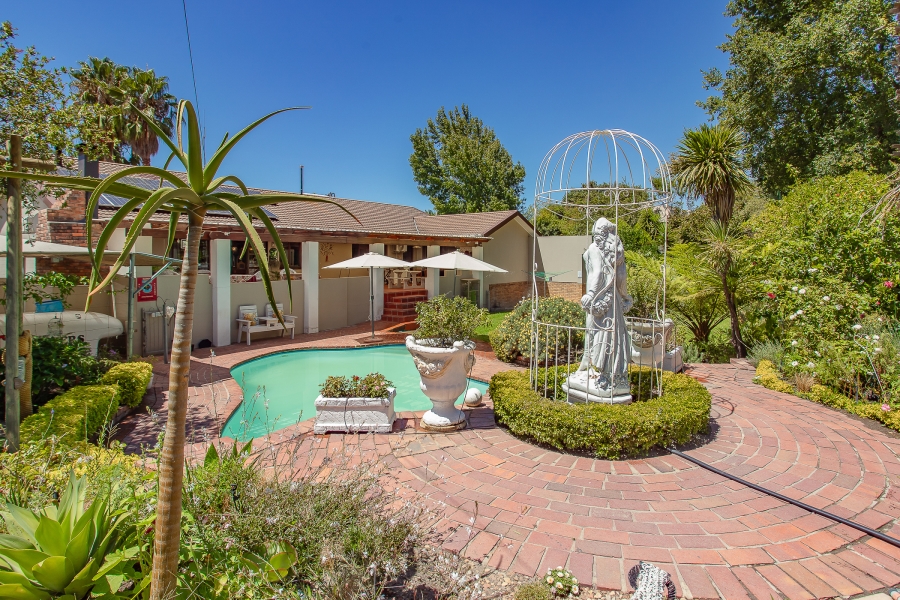 To Let 6 Bedroom Property for Rent in Groenvlei Western Cape